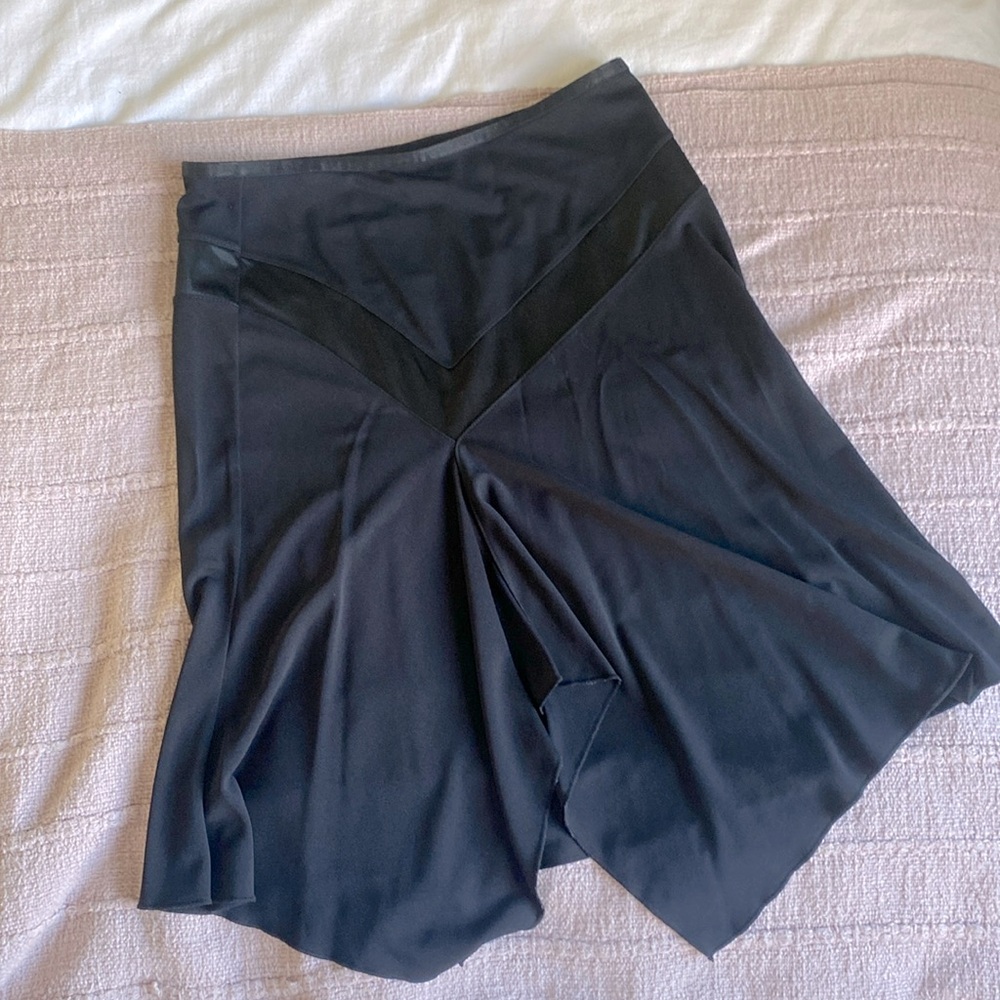 Black flows pencil skirt Express size small